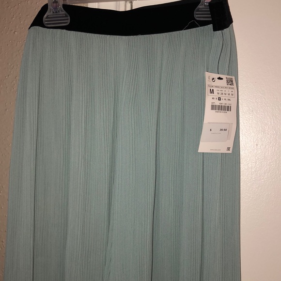 Zara Basic Wide leg Polyester Capri - Picture 4 of 6